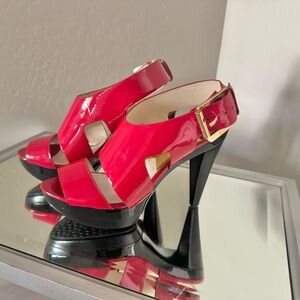 MICHAEL KORS RED PATENT LEATHER HEELS